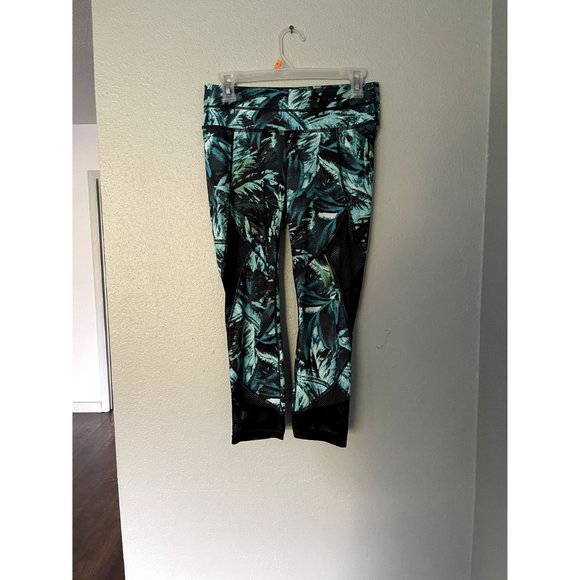 Athleta Leggings 3/4 length small - Picture 4 of 7